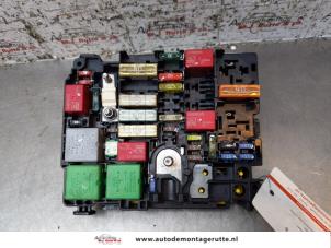 O154975 Gebruikte zekeringkast Peugeot 208