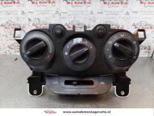 O154977 Gebruikte chaufage bedieningspaneel Mazda 2.