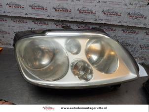 O155146 Gebruikte rechter koplamp Volkswagen Touran