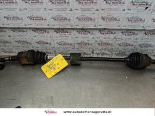 O155225 Gebruikte steekas rechts-voor Suzuki Wagon R+