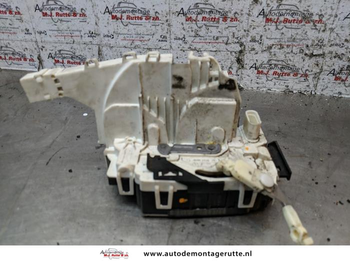 Portierslot Mechaniek 2Deurs links van een Volkswagen Crafter 2.5 TDI 30/32/35/46/50 2007