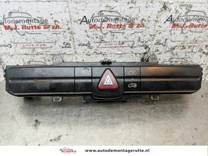 O155257 Gebruikte gevarenlicht schakelaar Volkswagen Crafter