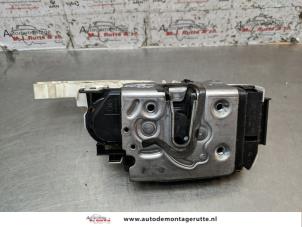O155274 Gebruikte slotmechaniek portier 2deurs rechts Volkswagen Crafter