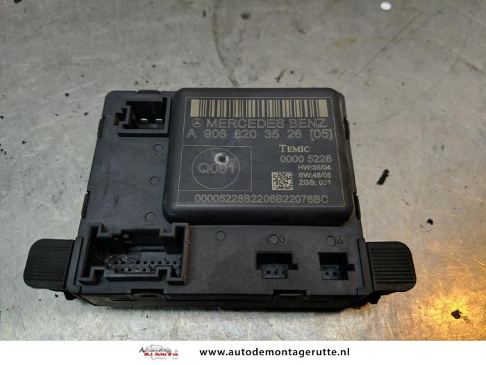 Sam module van een Volkswagen Crafter 2.5 TDI 30/32/35/46/50 2007