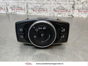Gebruikte Schakelaar Licht Ford Focus 3 Wagon 1.0 Ti-VCT EcoBoost 12V 125 Prijs € 35,00 Margeregeling aangeboden door Autodemontage M.J. Rutte B.V.
