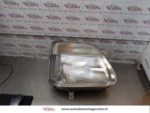 O155395 Gebruikte rechter koplamp Opel Agila