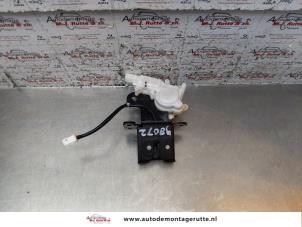 O155406 Gebruikte slotmechaniek achterklep Mazda 3.