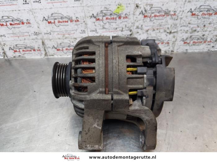 Dynamo van een Suzuki Wagon-R+ (RB) 1.0 12V 2006