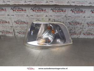 O155643 Gebruikte richtingaanwijzer links Volvo V40