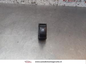 O155705 Gebruikte schakelaar elektrisch raam Chevrolet Spark