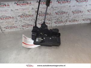 O155711 Gebruikte slotmechaniek portier 4deurs links-achter Chevrolet Spark