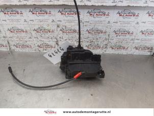 O155728 Gebruikte deurslot mechaniek 4deurs rechts-voor Renault Kangoo