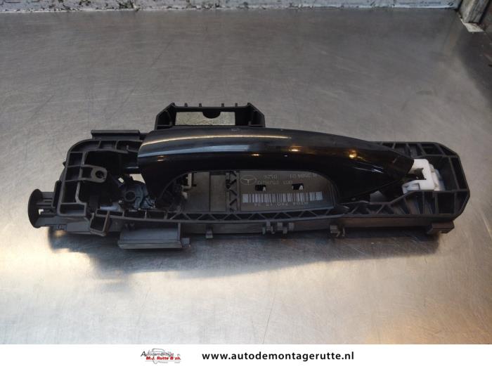 Gebruikte Portiergreep 4Deurs links-voor Mercedes E-Klasse O155787