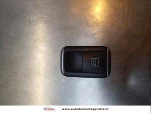 O155798 Gebruikte elektrisch raam schakelaar Mercedes E-Klasse