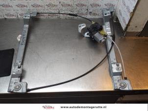 O155912 Gebruikte ruitmechaniek 4deurs links-voor Renault Kangoo
