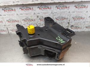 Gebruikte Adblue tank Citroen C4 Picasso (3D/3E) 1.6 BlueHDI 115 Prijs € 175,00 Margeregeling aangeboden door Autodemontage M.J. Rutte B.V.