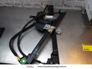 Gebruikte Ruitmechaniek 4Deurs links-voor Seat Alhambra (7V8/9) 2.0 Prijs op aanvraag aangeboden door Autodemontage M.J. Rutte B.V.