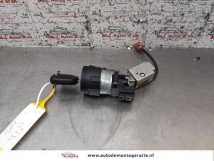 O156042 Gebruikte sleutel+contactslot Peugeot 207