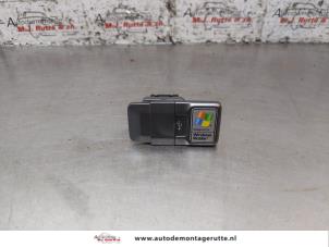 O156072 Gebruikte usb stekker Lancia Delta