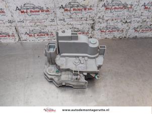 O156082 Gebruikte portierslot mechaniek 4deurs rechts-voor Lancia Delta
