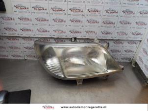 O156145 Gebruikte rechter koplamp Mercedes Sprinter