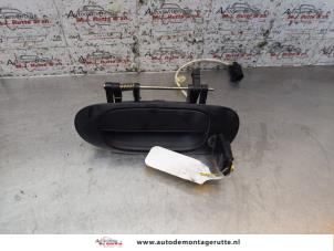 O156179 Gebruikte portiergreep 4deurs links-voor Mitsubishi Space Star