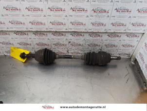 O156427 Gebruikte aandrijfas links-voor Opel Zafira