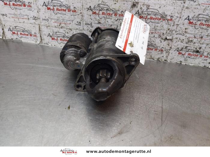 Startmotor van een Opel Zafira (M75) 1.6 16V 2013