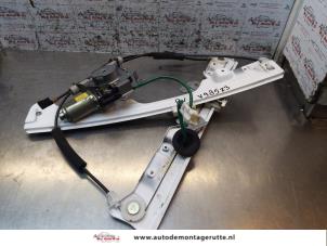 O156636 Gebruikte raammechaniek 4deurs rechts-voor Nissan Murano