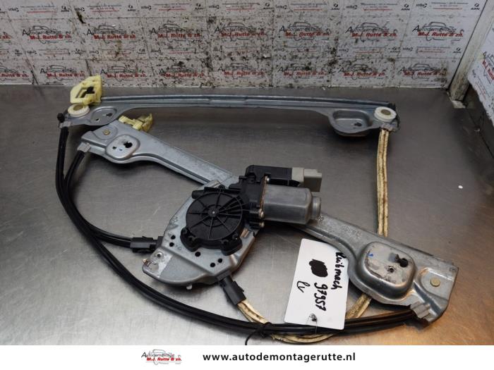 Gebruikte Raammechaniek 2Deurs rechts-voor Peugeot 1007 O156711