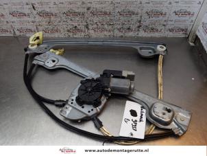 O156711 Gebruikte ruitmechaniek 2deurs rechts-voor Peugeot 1007