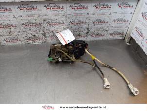 O156838 Gebruikte portierslot mechaniek 2deurs links Suzuki Swift