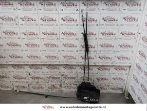O156934 Gebruikte portierslot mechaniek 4deurs rechts-achter Nissan Murano