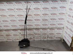 O156936 Gebruikte slotmechaniek portier 4deurs links-achter Nissan Murano