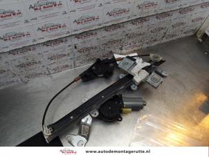 O156983 Gebruikte ruitmechaniek 4deurs links-voor Ford Fiesta