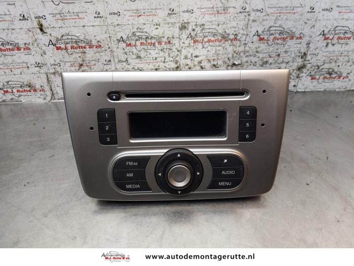 Gebruikte Radio Alfa Romeo Mito O157016