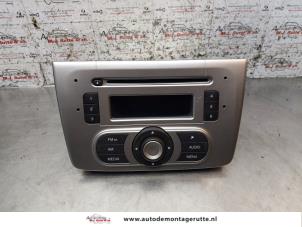 Gebruikte Radio Alfa Romeo MiTo (955) 1.3 JTDm 16V Eco Prijs op aanvraag aangeboden door Autodemontage M.J. Rutte B.V.