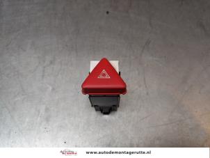 O157103 Gebruikte schakelaar paniekverlichting Volkswagen Caddy
