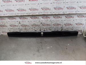 O157117 Gebruikte handgreep achterklep Skoda Octavia