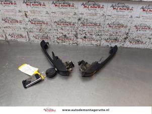 O157175 Gebruikte portiergreep 2deurs links Volkswagen Golf