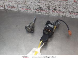 O157227 Gebruikte sleutel+contactslot Peugeot 207
