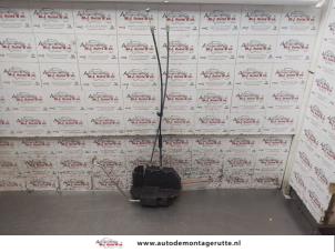 O157240 Gebruikte slotmechaniek portier 4deurs rechts-voor Hyundai I10