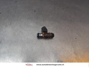 O157306 Gebruikte injector (benzine injectie) Audi A4