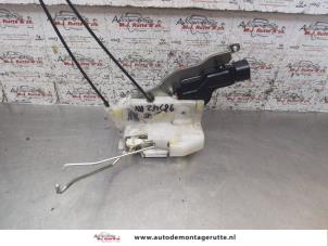 O157338 Gebruikte portierslot mechaniek 4deurs rechts-voor Nissan Pixo