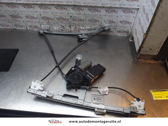 Gebruikte Ruitmechaniek 4Deurs rechts-voor Skoda Octavia O157379