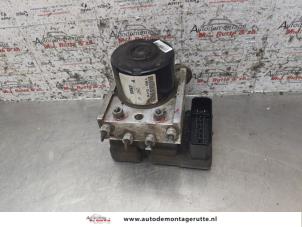 O157402 Gebruikte abs pomp Nissan Pixo