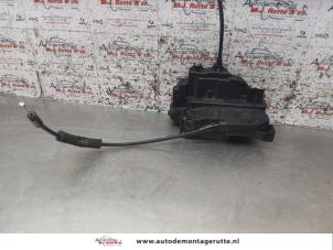 O157445 Gebruikte slotmechaniek portier 2deurs rechts Renault Megane