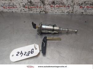 O157488 Gebruikte portierslot cilinder links Renault Megane