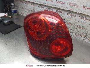 O157548 Gebruikte achterlicht links Peugeot 207