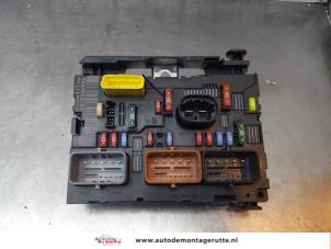 O157565 Gebruikte zekeringkast Peugeot 207
